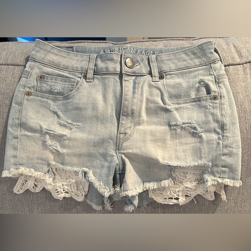 American Eagle Short - High Rise!! - Picture 2 of 3